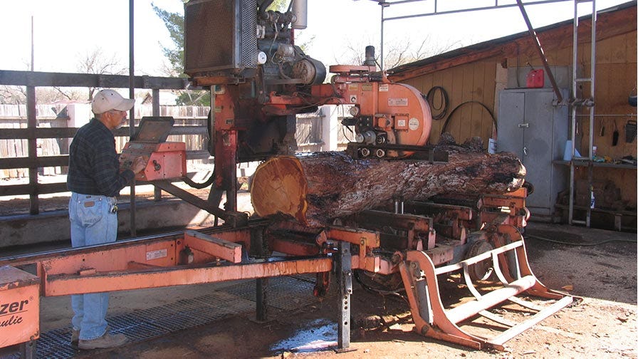 LT40HD Super sawmill in use